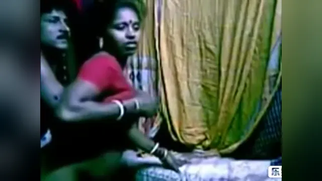 Married village woman in red saree hardcore anal