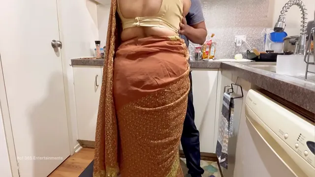 Amateur Indian striptease with saree lifted and spanking, frame 3 of 8