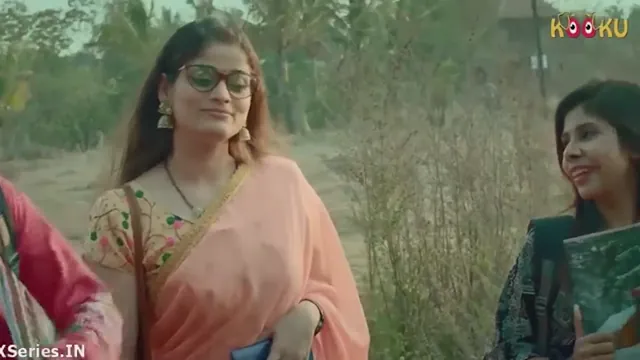 Desi Bhabhi Honeymoon Sex Clip, frame 3 of 8